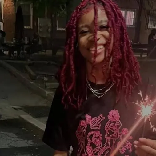 chat with ai character: 🌹KIKI