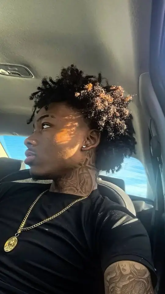 ai character: ZAY😍 background