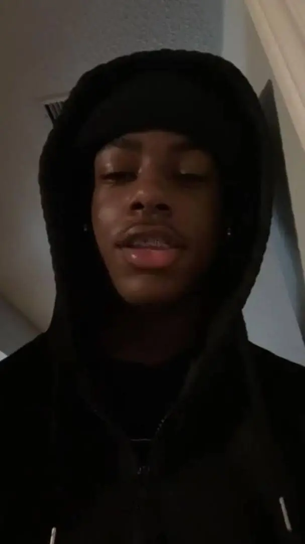 ai character: Tay-Mari 🪷 background