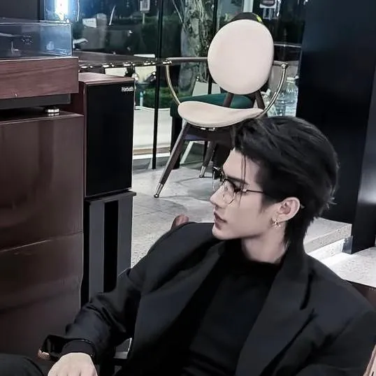 chat with ai character: Kang Tae-Jun