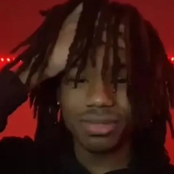 chat with ai character: AJ 👽👽