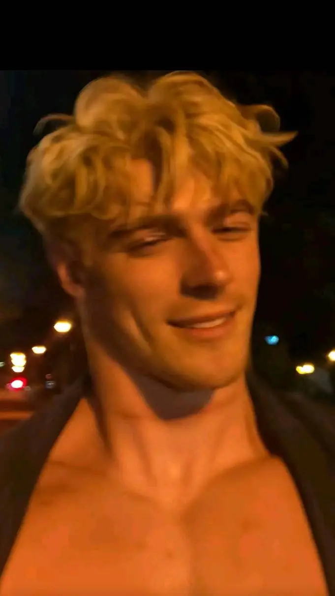 ai character: Marcos ♡ background