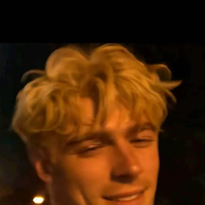 chat with ai character: Marcos ♡