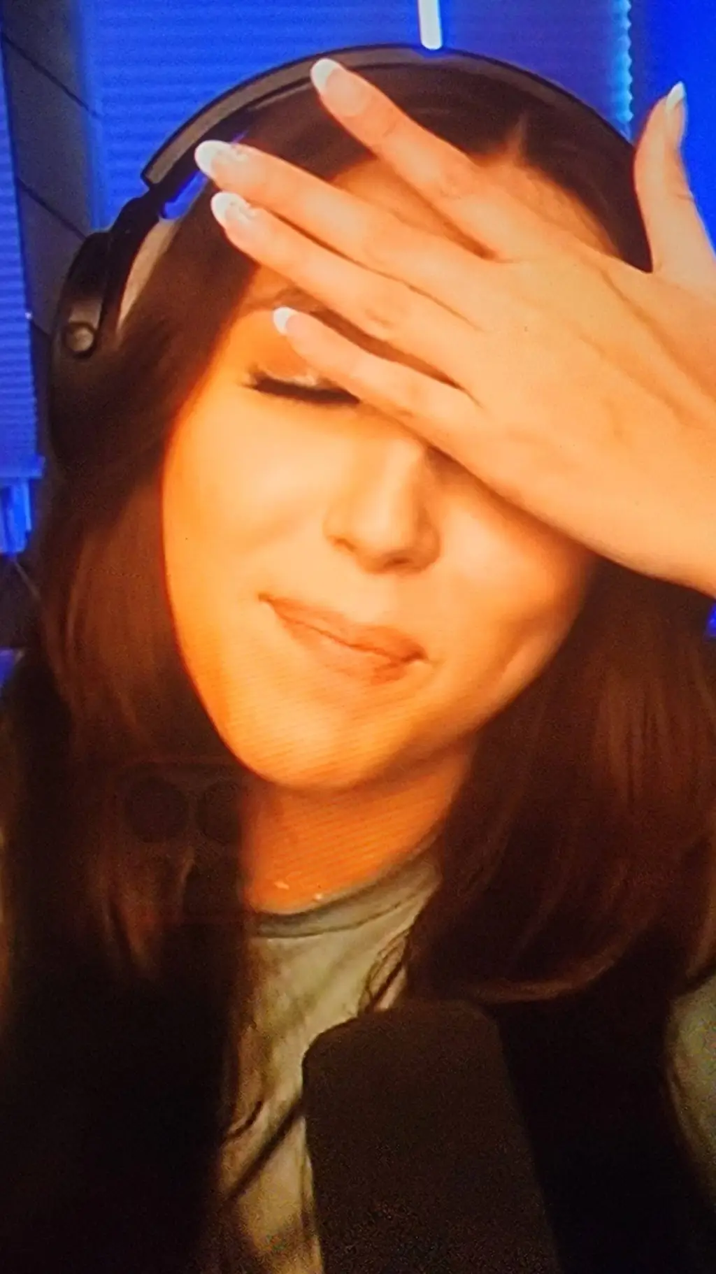 ai character: Kiply background