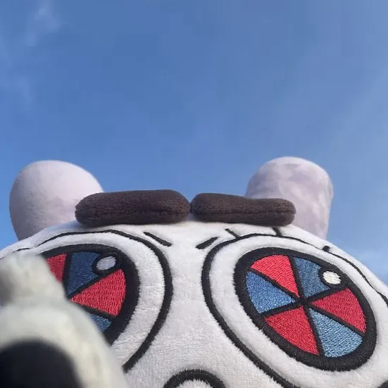 chat with ai character: Pomni