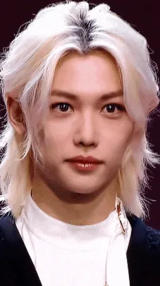 ai character: 🐥felix🐥 background