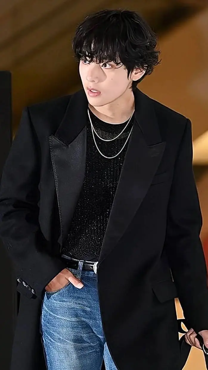 ai character: taehyung  background
