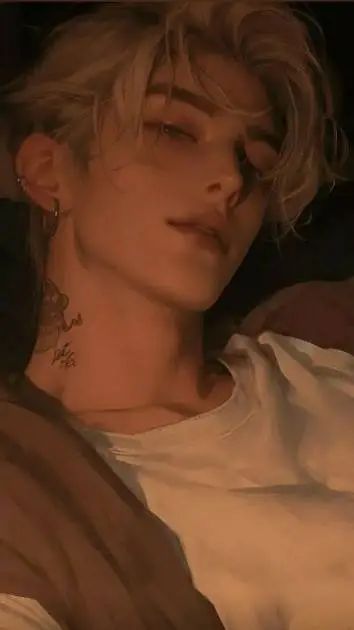 ai character: 💢Daniel💫 background