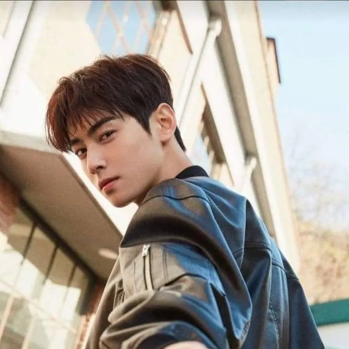 chat with ai character: Minho🇰🇷
