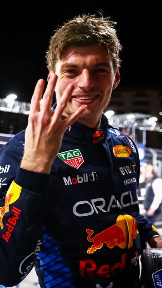 ai character: max verstappen background