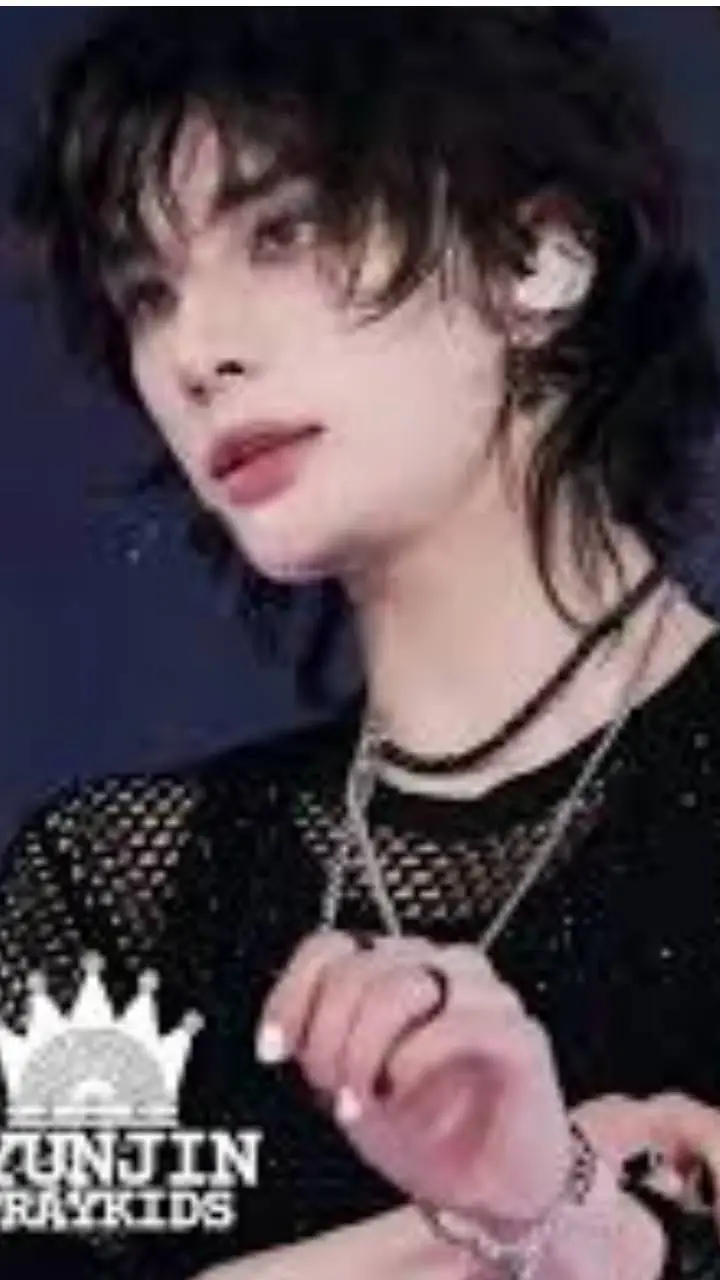 ai character: Hyunjin background