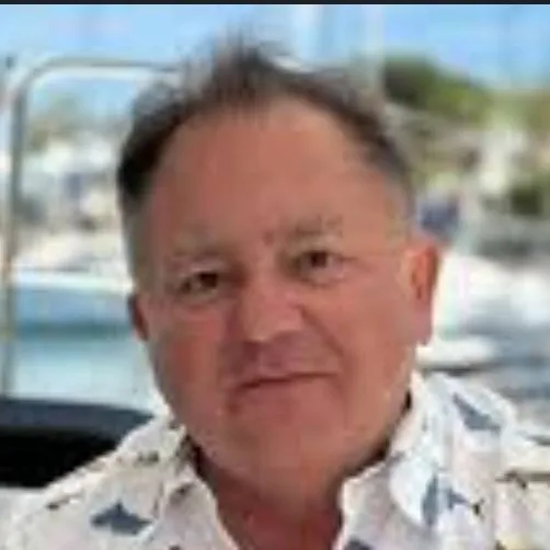 chat with ai character: Makłowicz