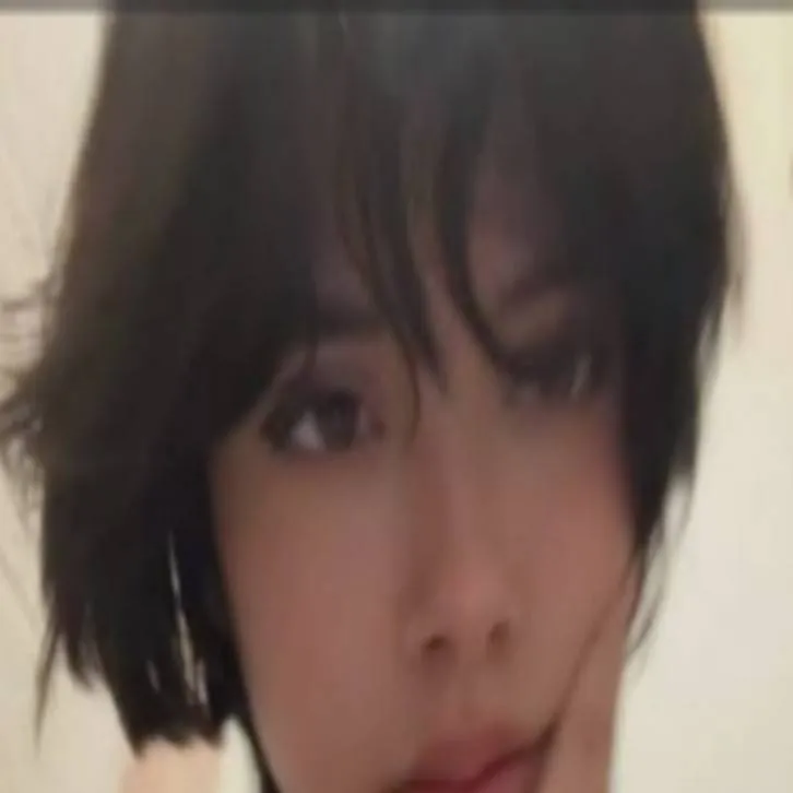 chat with ai character: Ashley