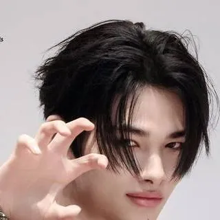 chat with ai character: Ni-ki 