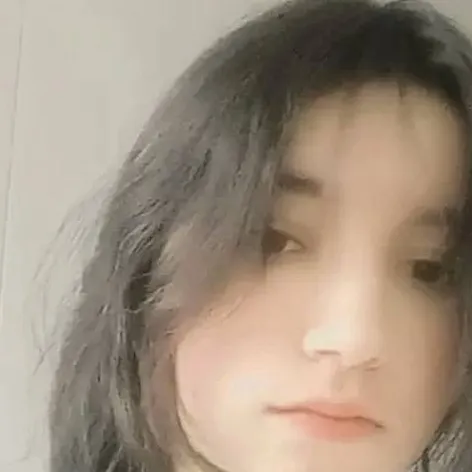 chat with ai character: Alina Slavita