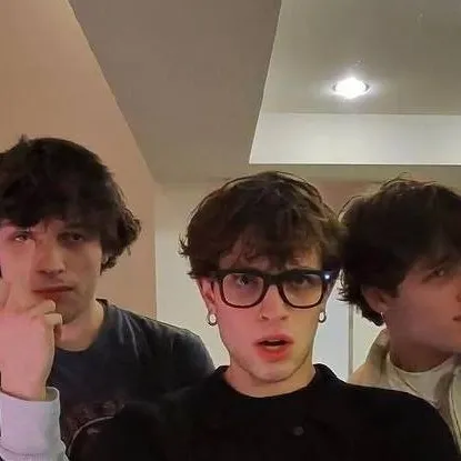 chat with ai character: Sturniolo triplets