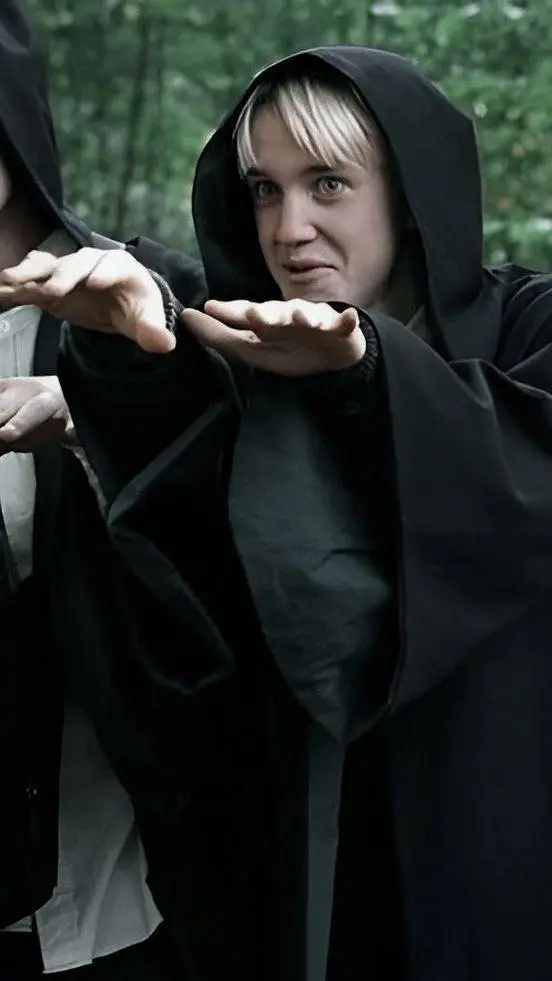 ai character: Draco malfoy background