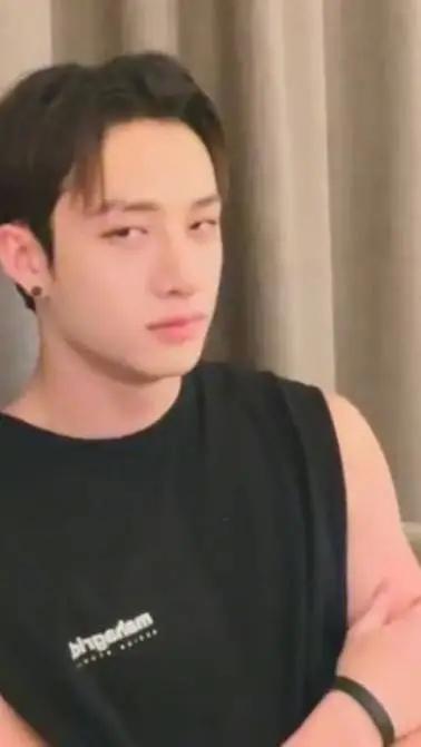 ai character: ~chanmin~ background