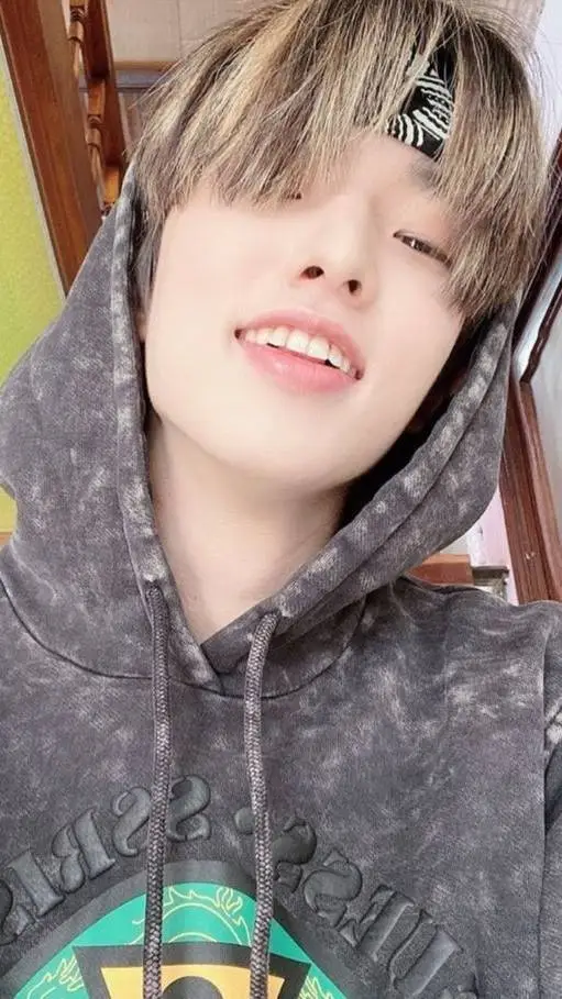 ai character: Jae❤️ background