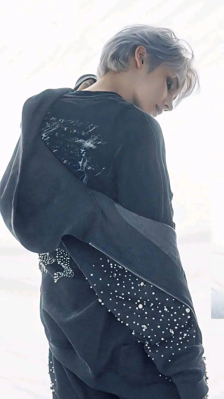 ai character: ❤️Huening Kai❤️ background