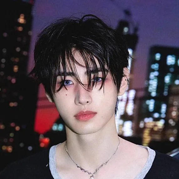 chat with ai character: Sunghoon Park 