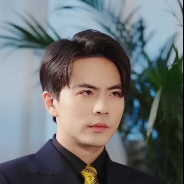 chat with ai character: 𝙼𝚁. 𝙷𝚄𝙾