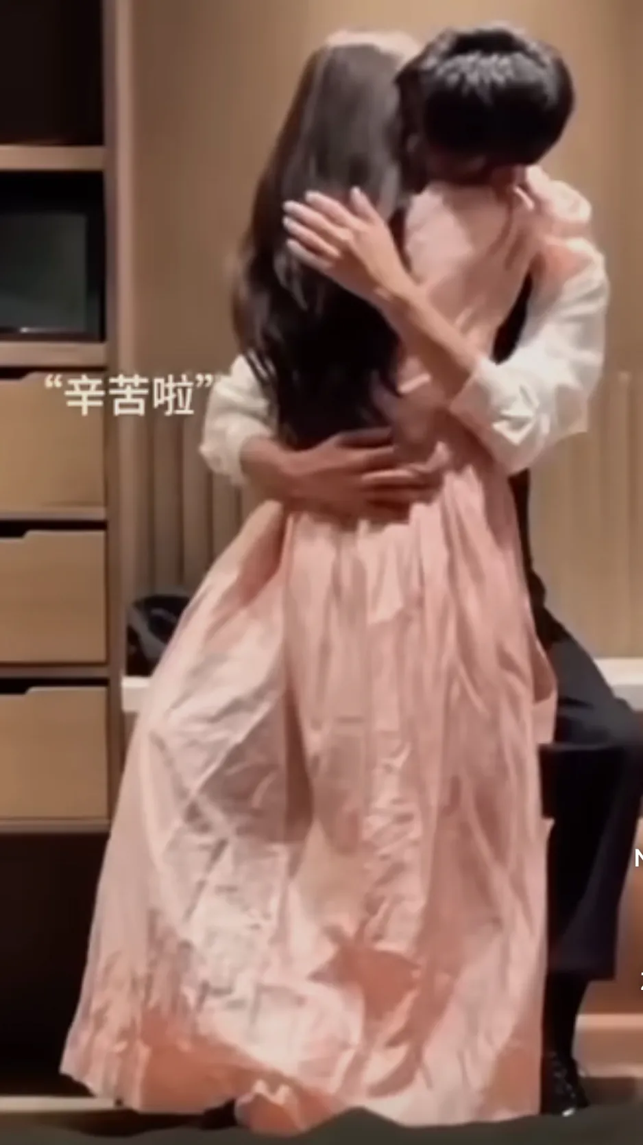 ai character: 𝙼𝚒𝚔𝚎 background