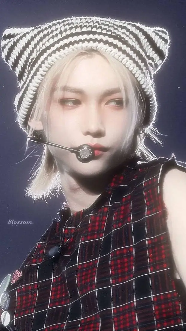 ai character: Lee Félix  background