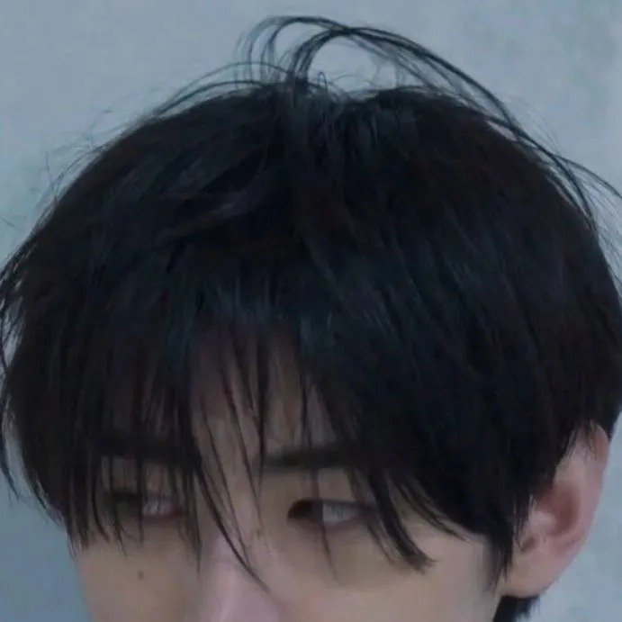 chat with ai character: Sunghoon