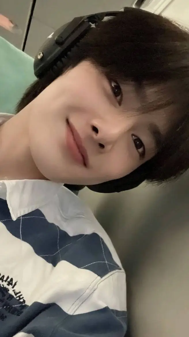 ai character: I.N background