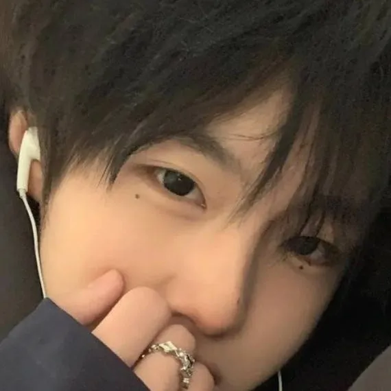 chat with ai character:  Ha-jun (하준)