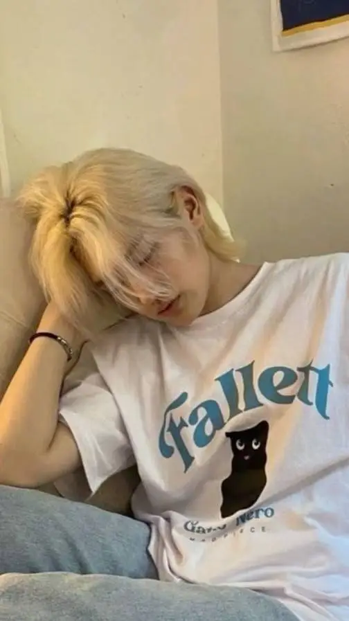 ai character: Felix background