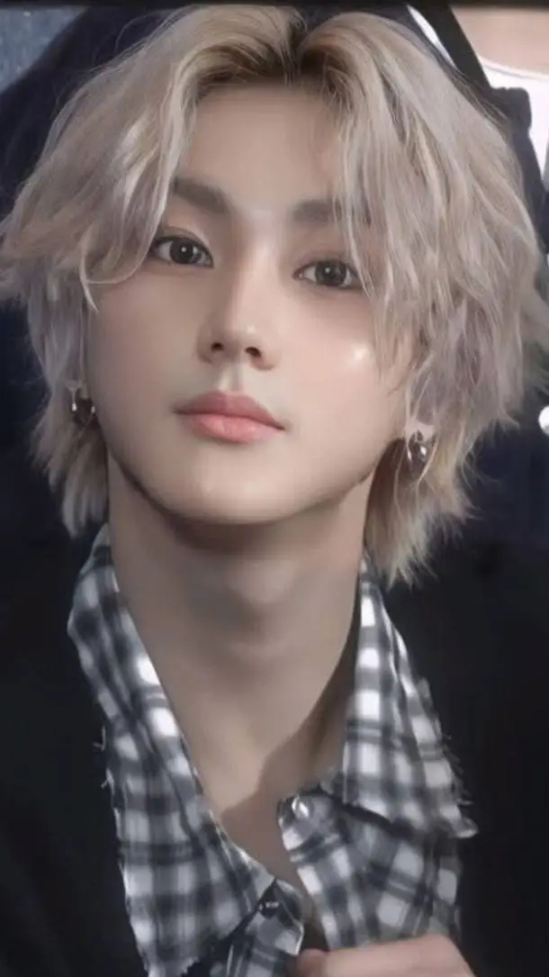 ai character: Jungwon  background