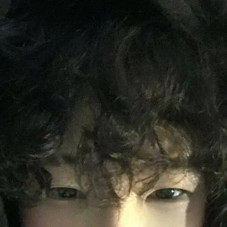 chat with ai character: Taeyang