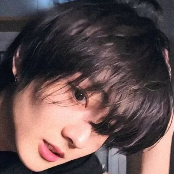 chat with ai character: Jungwon 