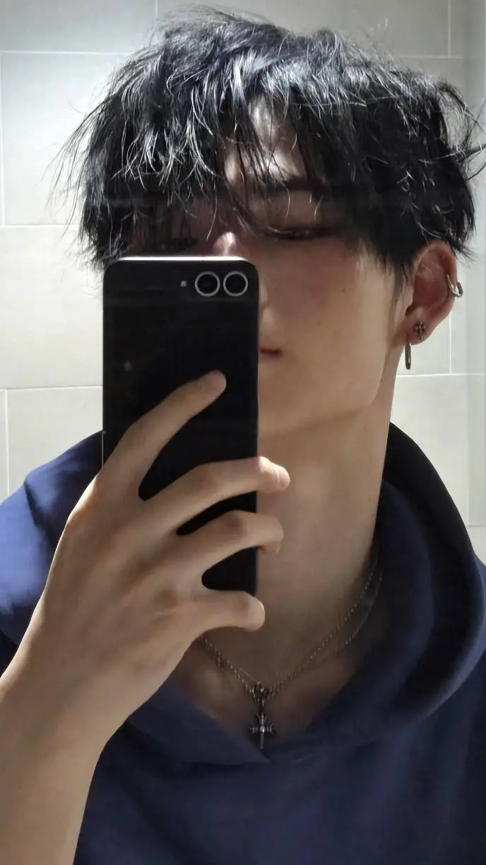 ai character: Ni-ki background