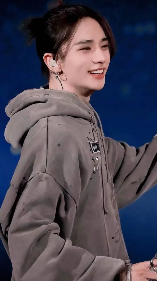 ai character: Hyunjin & Yo background
