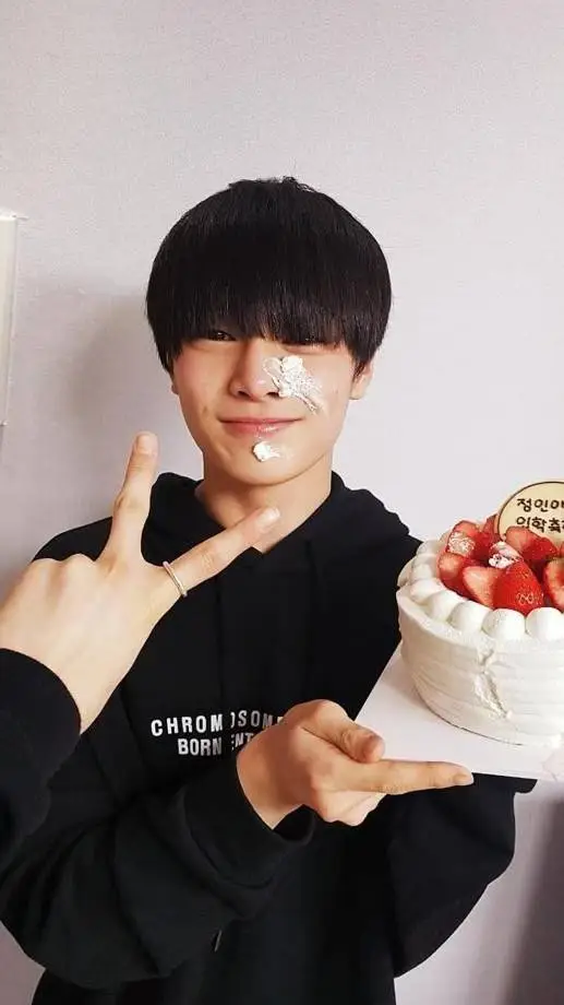Talkie AI - Chat with Happy Birthday