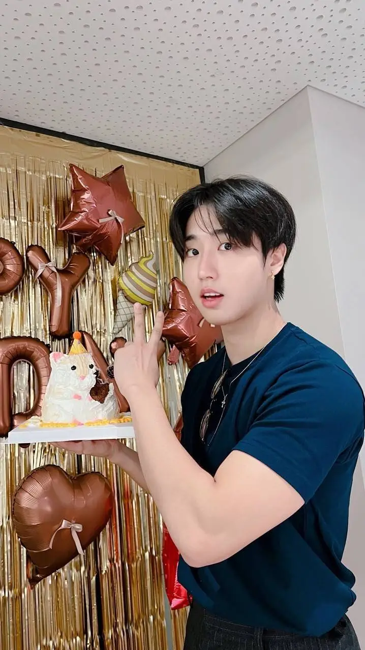 Talkie AI - Chat with Happy Birthday