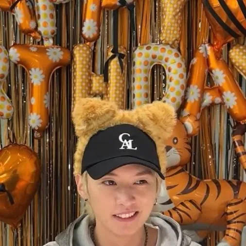 chat with ai character: Detrás De Camaras