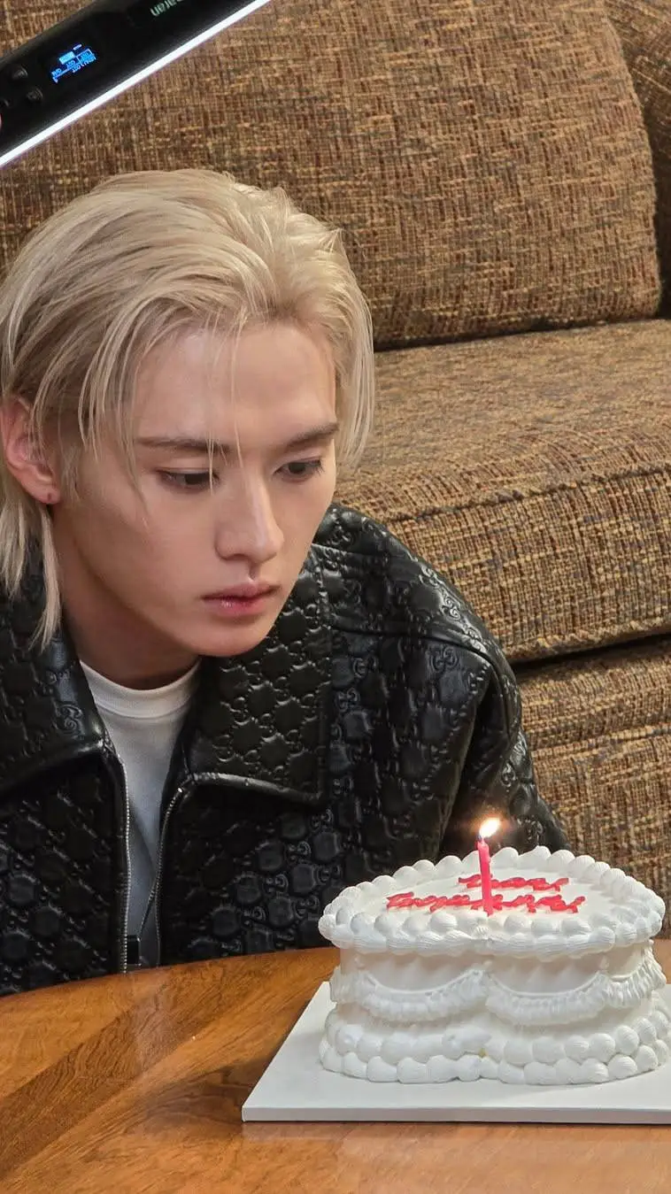 Talkie AI - Chat with Happy Birthday🎈