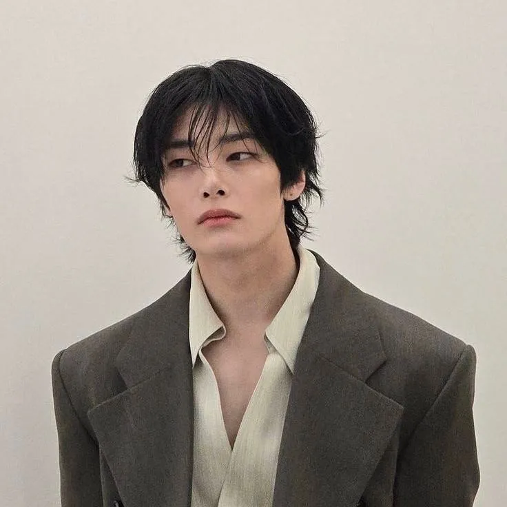 chat with ai character: Happy Halloween 🎃