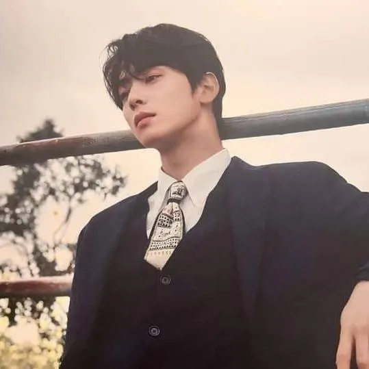 chat with ai character: Happy Halloween 🎃