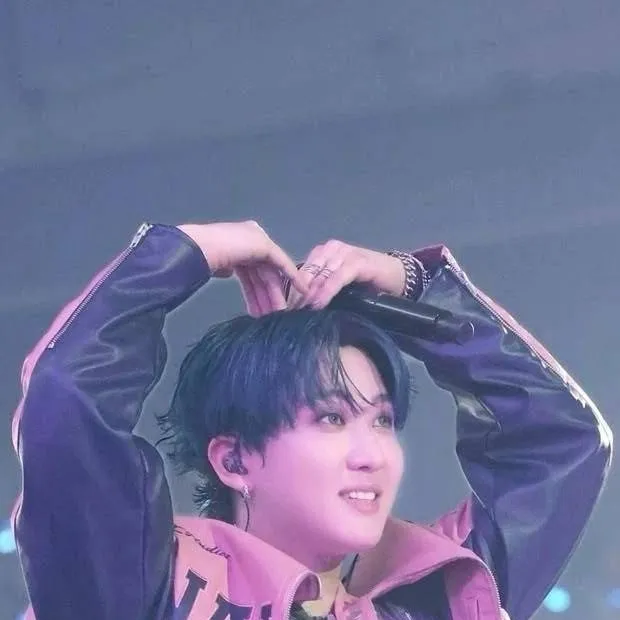 chat with ai character: Changbin mi bias🫶🏻