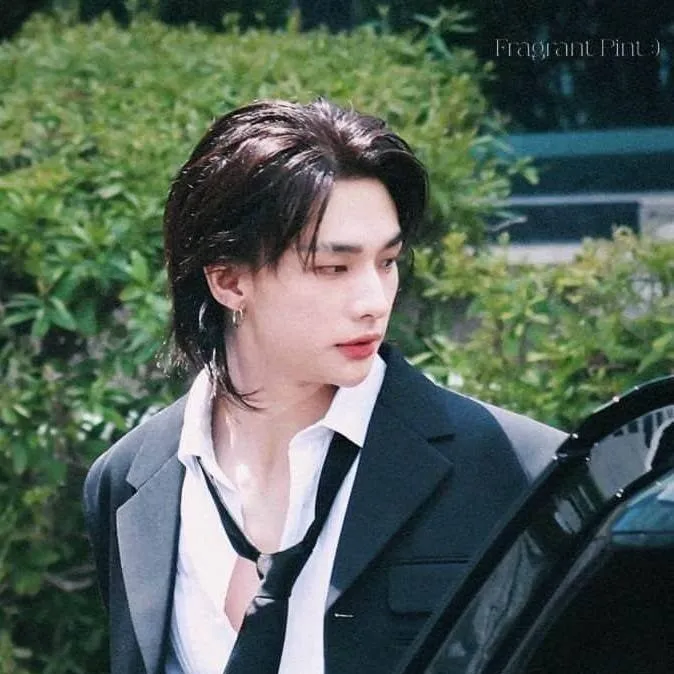 chat with ai character: Ahí estaba él