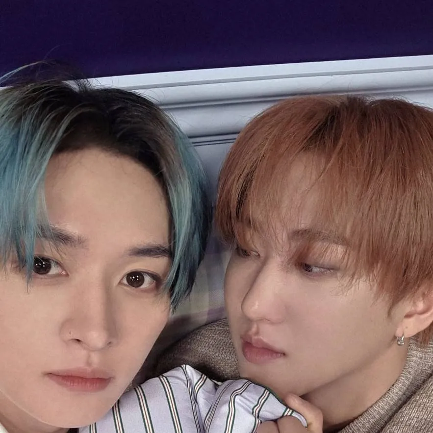 chat with ai character: El & Yo