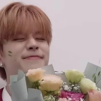 chat with ai character: Para ti💐