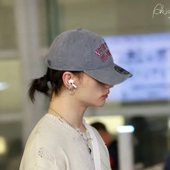 chat with ai character: Memoria Rota