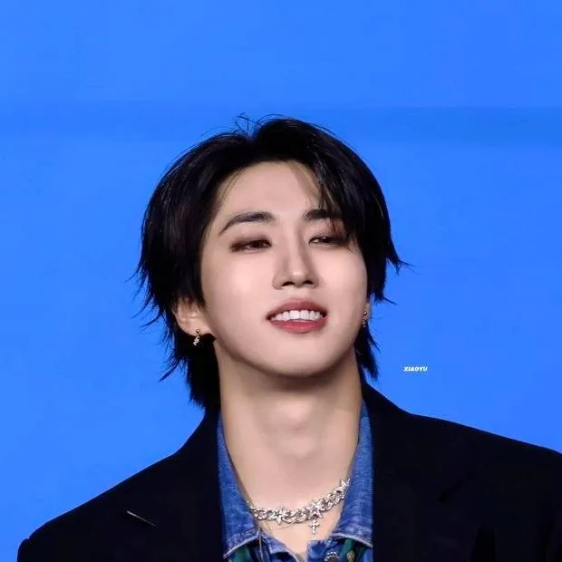 chat with ai character: Un Corazón Roto