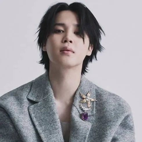 chat with ai character: Un Corazón Roto